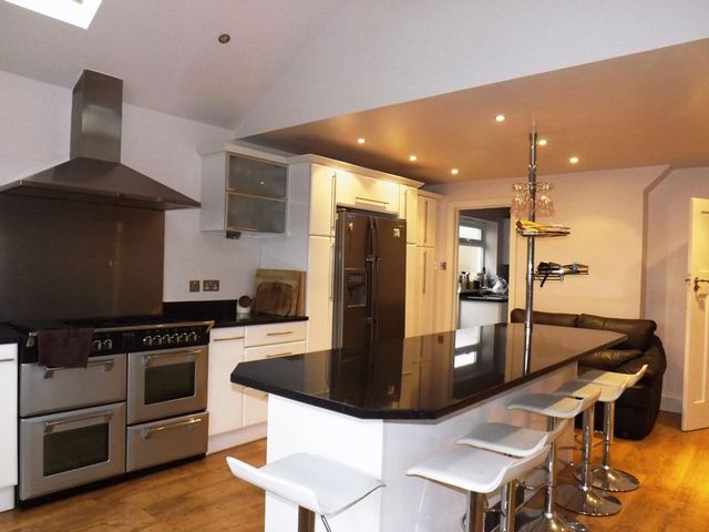 Image of 3 bedroom Semi-Detached house to rent in Poulters Lane Broadwater Worthing BN14 at Poulters Lane  Worthing, BN14 7SS