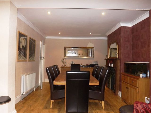  Image of 3 bedroom Semi-Detached house to rent in Poulters Lane Broadwater Worthing BN14 at Poulters Lane  Worthing, BN14 7SS