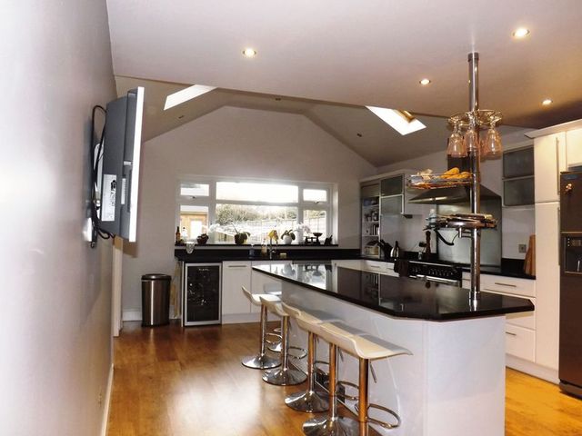  Image of 3 bedroom Semi-Detached house to rent in Poulters Lane Broadwater Worthing BN14 at Poulters Lane  Worthing, BN14 7SS
