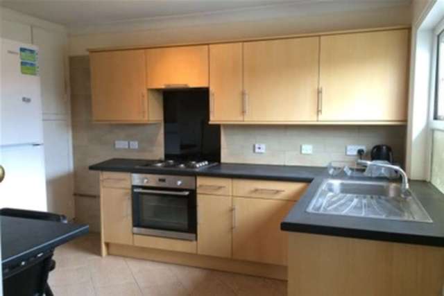  Image of 2 bedroom Flat to rent in Chequers Parade Wycombe Road Prestwood Great Missenden HP16 at Great Missenden, HP16 0PN