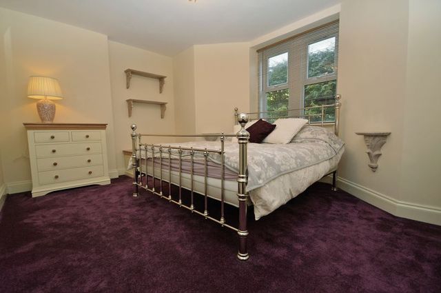  Image of 2 bedroom Flat for sale in Princes Road Clevedon BS21 at Princes Road  Clevedon, BS21 7ST