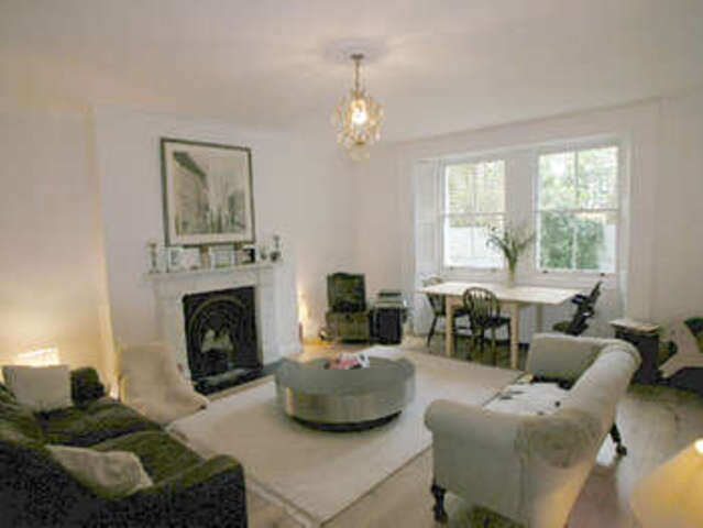  Image of 3 bedroom Flat to rent in Priory Road London NW6 at West Hampstead London Kilburn, NW6 4SJ