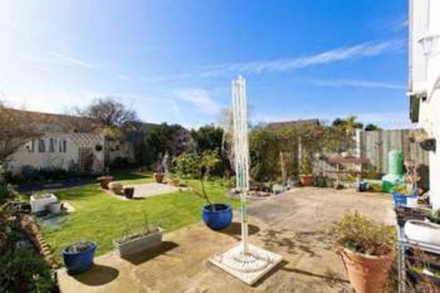  Image of 2 bedroom Property for sale in Queen Elizabeth Chase Rochford SS4 at Queen Elizabeth Chase  Rochford, SS4 1JJ
