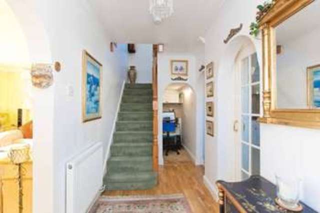  Image of 2 bedroom Property for sale in Queen Elizabeth Chase Rochford SS4 at Queen Elizabeth Chase  Rochford, SS4 1JJ