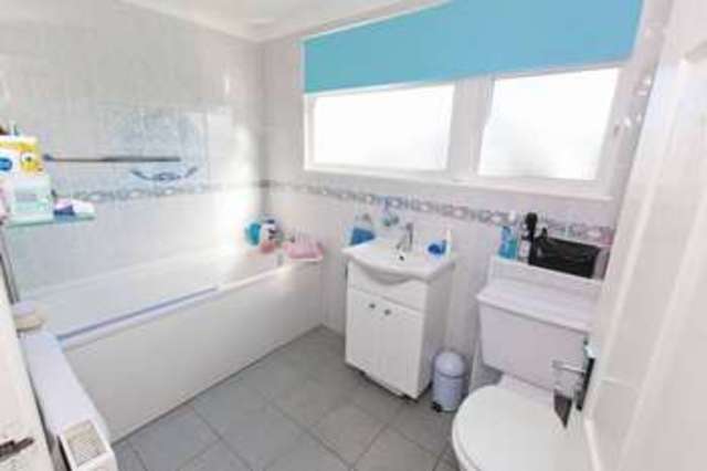  Image of 2 bedroom Property for sale in Queen Elizabeth Chase Rochford SS4 at Queen Elizabeth Chase  Rochford, SS4 1JJ