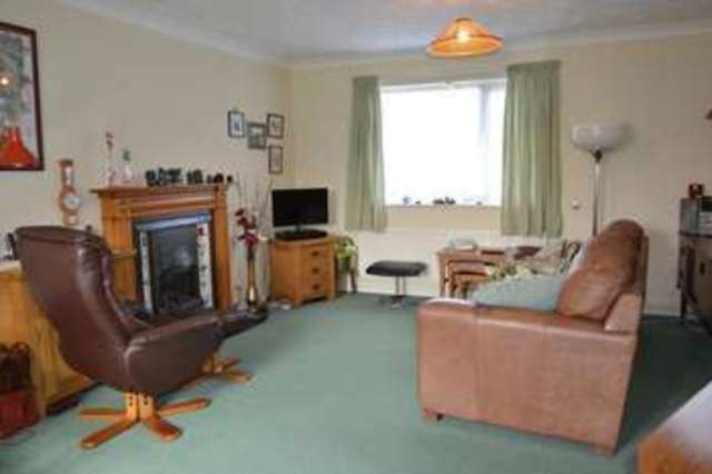  Image of 3 bedroom Detached house for sale in Queen Elizabeth Way Barton-upon-Humber DN18 at Queen Elizabeth Way  Barton-Upon-Humber, DN18 6AJ