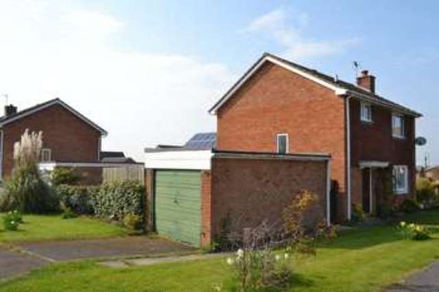 Image of 3 bedroom Detached house for sale in Queen Elizabeth Way Barton-upon-Humber DN18 at Queen Elizabeth Way  Barton-Upon-Humber, DN18 6AJ