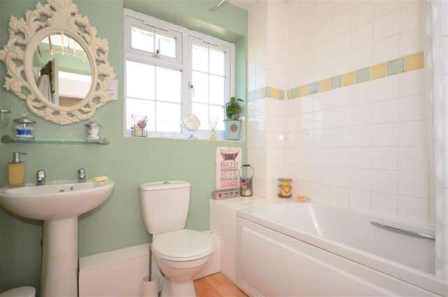  Image of 2 bedroom End of Terrace for sale in Queens Approach Uckfield TN22 at Uckfield East Sussex Uckfield, TN22 1RU