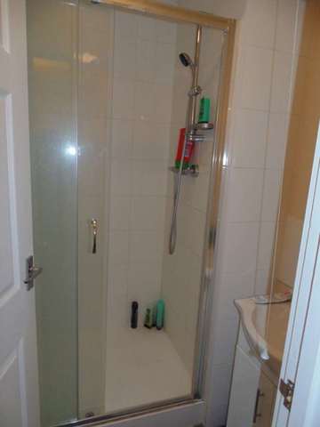  Image of 1 bedroom House Share to rent in Queens Road Reading RG1 at Queens Road  Reading, RG1 4AU