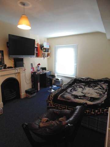  Image of 1 bedroom House Share to rent in Queens Road Reading RG1 at Queens Road  Reading, RG1 4AU