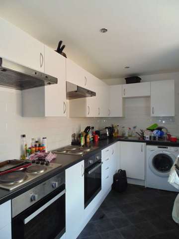  Image of 1 bedroom House Share to rent in Queens Road Reading RG1 at Queens Road  Reading, RG1 4AU
