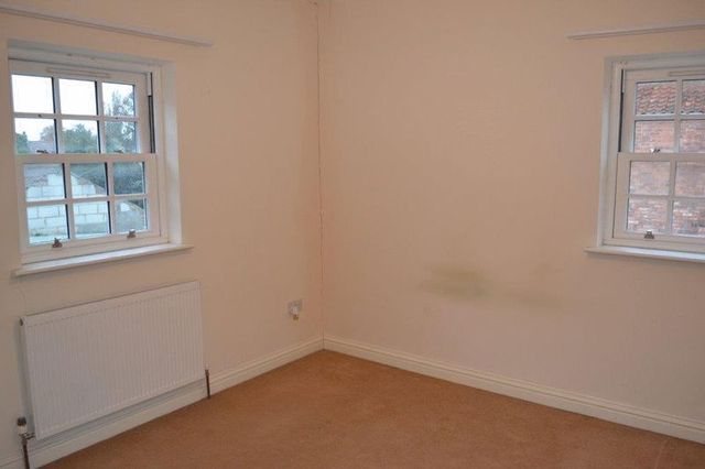  Image of 2 bedroom Semi-Detached house to rent in Queen Street Barton-upon-Humber DN18 at Queens Street  Barton-Upon-Humber, DN18 5QP