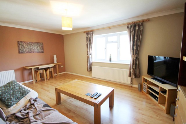  Image of 2 bedroom Flat to rent in Raymer Close St. Albans AL1 at Raymer Close  St Albans, AL1 3QJ