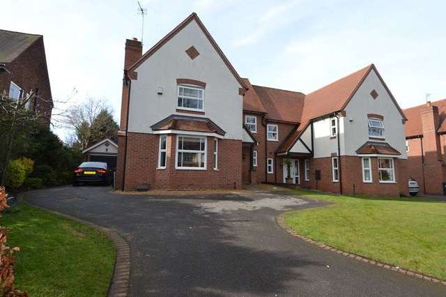 Image of 4 bedroom Semi-Detached house for sale in Reddings Road Moseley Birmingham B13 at Reddings Road Moseley Birmingham, B13 8LW
