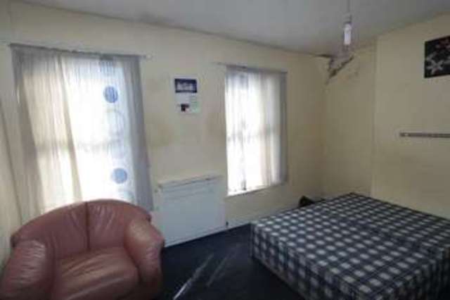  Image of 3 bedroom Terraced house for sale in Reidhaven Road London SE18 at Reidhaven Road  Plumstead, SE18 1BN