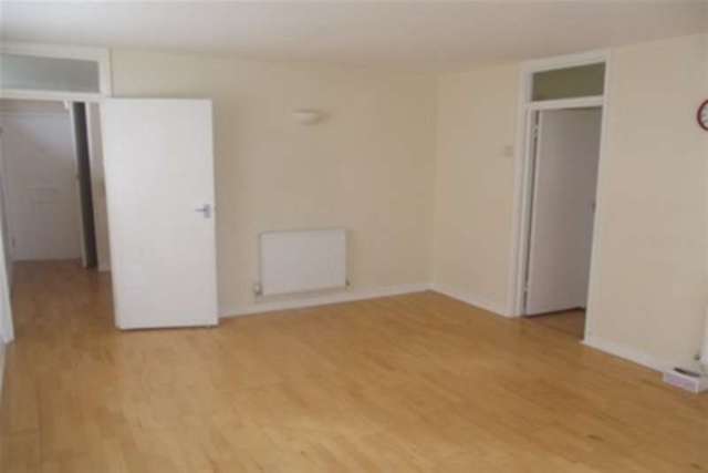  Image of 2 bedroom Flat to rent in Ridgeway Court Aylesbury HP20 at Aylesbury, HP20 1ED