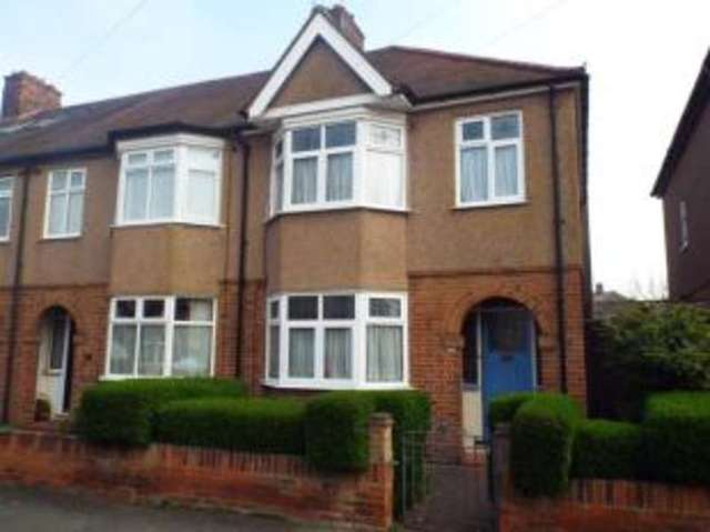  Image of 3 bedroom End of Terrace for sale in Hainault Road Romford RM5 at Romford  Collier Row, RM5 3AP