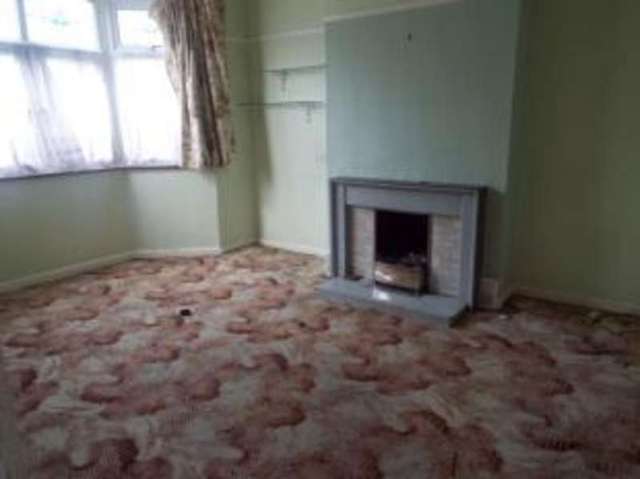  Image of 3 bedroom End of Terrace for sale in Hainault Road Romford RM5 at Romford  Collier Row, RM5 3AP