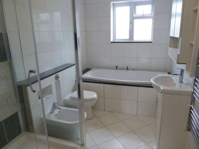  Image of 9 bedroom Semi-Detached house to rent in Straight Road Romford RM3 at Straight Road  Romford, RM3 8AD