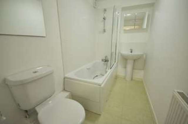  Image of 2 bedroom Flat to rent in Rose And Crown Passage Cheltenham GL50 at Rose and Crown Passage  Cheltenham, GL50 4EG