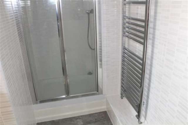  Image of 3 bedroom Flat to rent in Skerne Road Kingston upon Thames KT2 at Kingston upon Thames, KT2 5AD