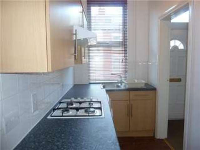  Image of 2 bedroom Detached house to rent in Runswick Avenue Leeds LS11 at Leeds, LS11 9LR