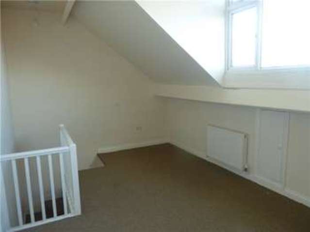  Image of 2 bedroom Detached house to rent in Runswick Avenue Leeds LS11 at Leeds, LS11 9LR