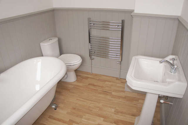  Image of 2 bedroom Flat for sale in Russell Place Plymouth PL4 at Pennycomequick Plymouth Devon, PL4 6NJ