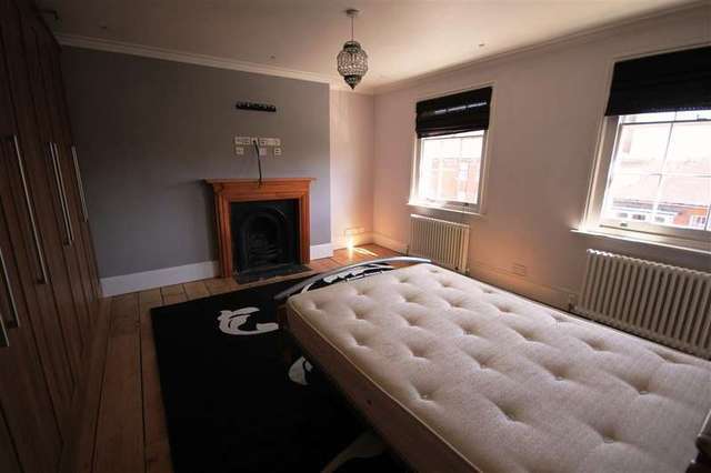  Image of 5 bedroom Town House to rent in Russell Street Reading RG1 at Reading, RG1 7XH