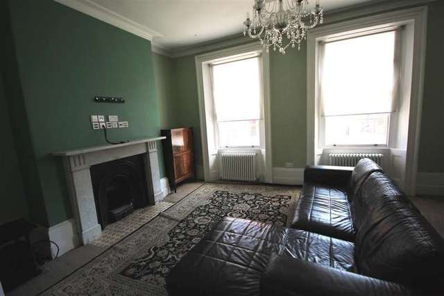  Image of 5 bedroom Town House to rent in Russell Street Reading RG1 at Reading, RG1 7XH