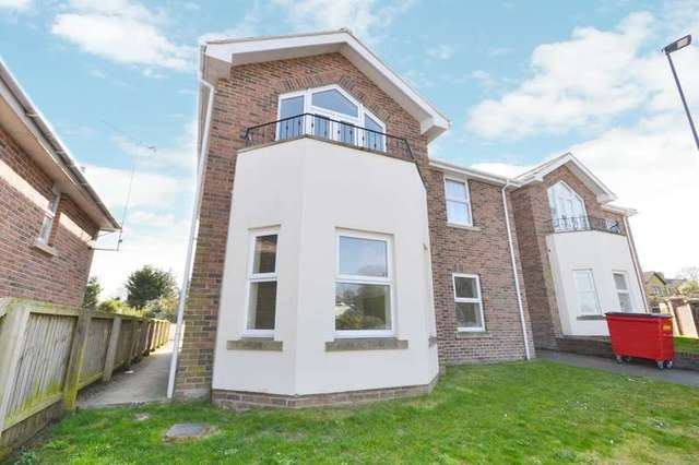  Image of 2 bedroom Ground Flat for sale in Binstead Hill Binstead Ryde PO33 at Binstead Ryde Isle Of Wight, PO33 3RL