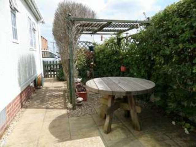 Image of 2 bedroom Property for sale in Sand Road Kewstoke Weston-super-Mare BS22 at Sand Road Kewstoke Weston-Super-Mare, BS22 9UE