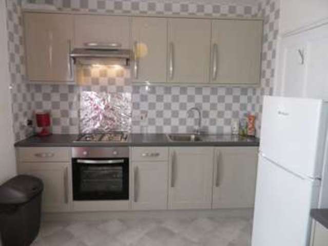  Image of 2 bedroom Flat to rent in School Street Sidford Sidmouth EX10 at School Street Sidford Sidmouth, EX10 9PF