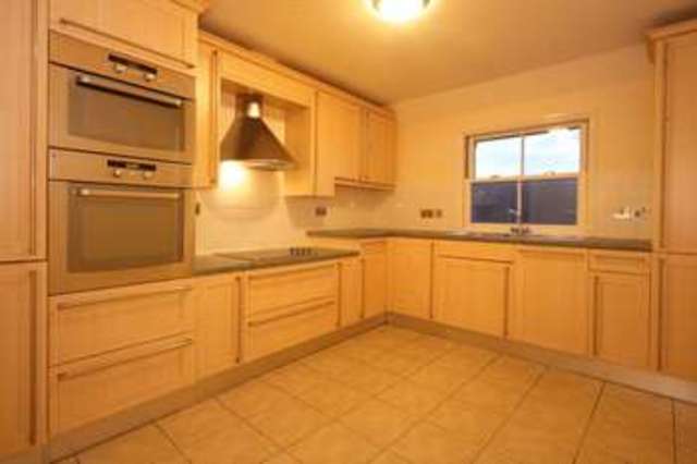  Image of 2 bedroom Flat to rent in High Street Eccleshall Stafford ST21 at 38 High Street  Eccleshall, ST21 6BZ