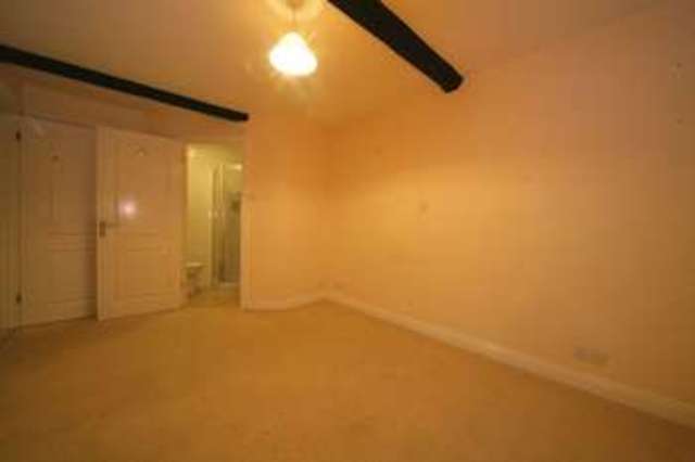  Image of 2 bedroom Flat to rent in High Street Eccleshall Stafford ST21 at 38 High Street  Eccleshall, ST21 6BZ