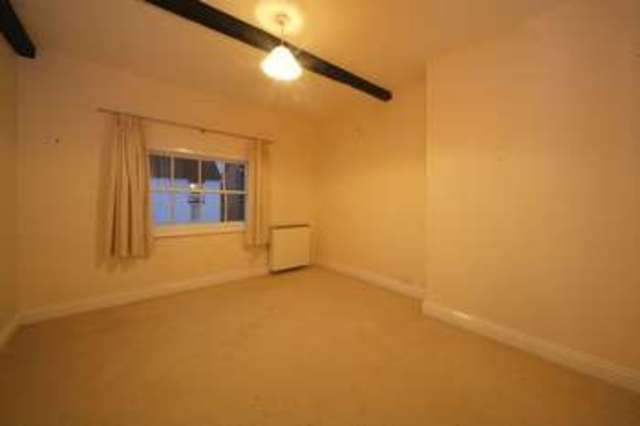  Image of 2 bedroom Flat to rent in High Street Eccleshall Stafford ST21 at 38 High Street  Eccleshall, ST21 6BZ