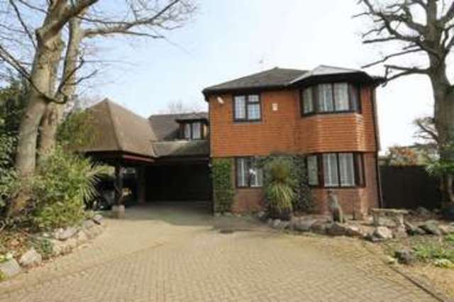  Image of 5 bedroom Detached house for sale in Shelley Wood Gatehouse Lane Burgess Hill RH15 at Gatehouse Lane  Burgess Hill, RH15 9XL
