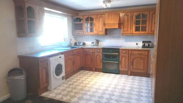  Image of 4 bedroom Apartment to rent in Shepherds Bush Road London W6 at Shepherds Bush Road Hammersmith London, W6 7PH