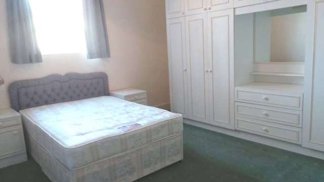  Image of 4 bedroom Apartment to rent in Shepherds Bush Road London W6 at Shepherds Bush Road Hammersmith London, W6 7PH