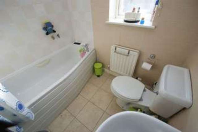  Image of 2 bedroom Terraced house to rent in Sheridan Way Hucknall Nottingham NG15 at Sheridan Way  Hucknall, NG15 7NX