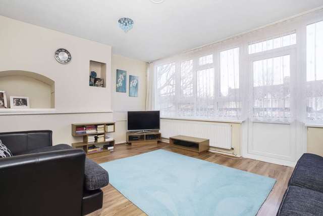  Image of 3 bedroom Maisonette to rent in Shernhall Street London E17 at Shernhall Street Walthamstow London, E17 9JA