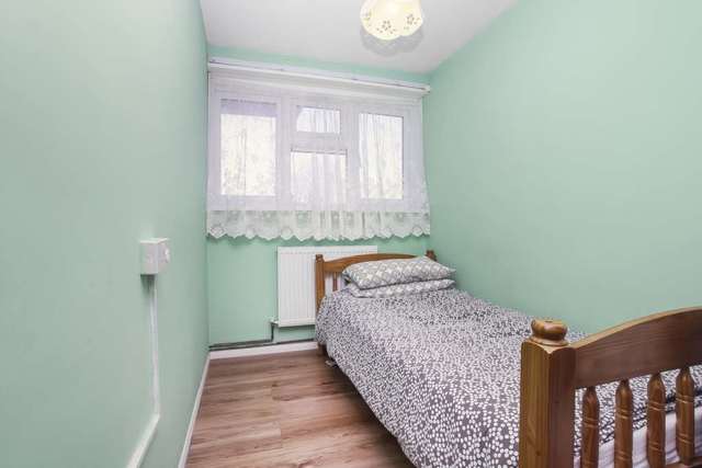  Image of 3 bedroom Maisonette to rent in Shernhall Street London E17 at Shernhall Street Walthamstow London, E17 9JA