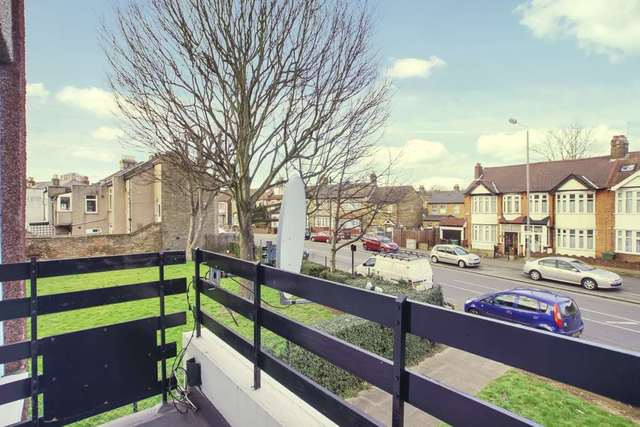  Image of 3 bedroom Maisonette to rent in Shernhall Street London E17 at Shernhall Street Walthamstow London, E17 9JA