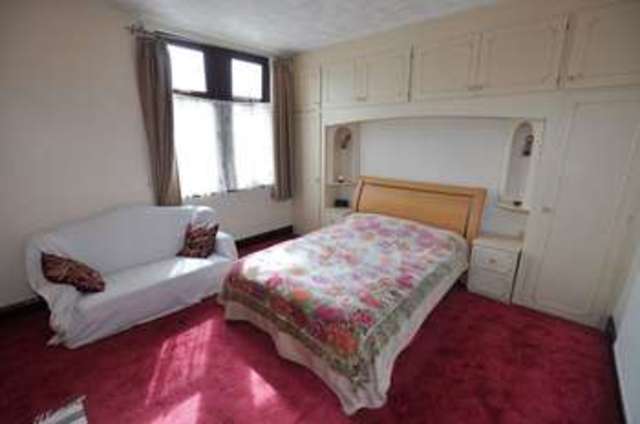  Image of 4 bedroom Detached house for sale in Shobnall Street Burton-on-Trent DE14 at Shobnall Street  Burton-On-Trent, DE14 2HT
