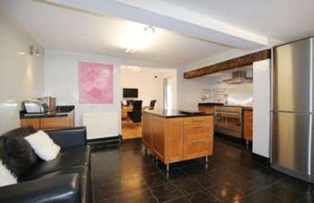  Image of 5 bedroom Detached house for sale in Shortheath Road Moira Swadlincote DE12 at Shortheath Road  Moira, DE12 6AL