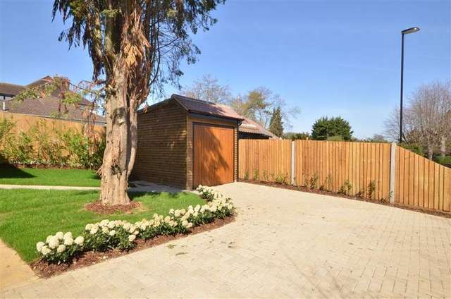  Image of 5 bedroom Detached house for sale in Smitham Bottom Lane Purley CR8 at Purley Surrey Purley, CR8 3DF