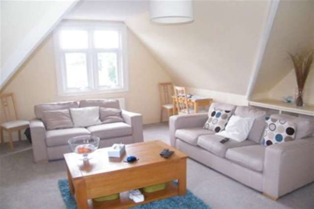 Image of 2 bedroom Flat to rent in Somers Road Reigate RH2 at Reigate, RH2 9DZ