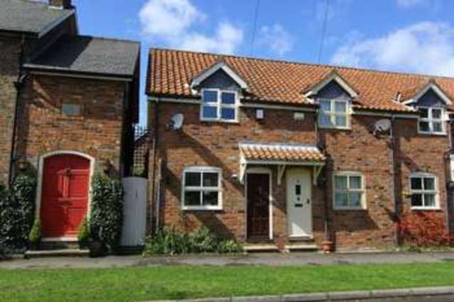  Image of 2 bedroom Terraced house for sale in South End Roos Hull HU12 at South End Roos Hull, HU12 0HE