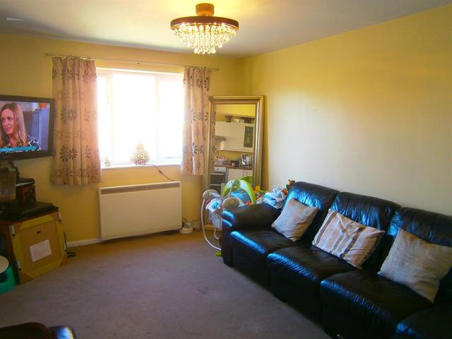  Image of 1 bedroom Flat for sale in Burket Close Southall UB2 at Southall Middlesex Norwood Green, UB2 5NT