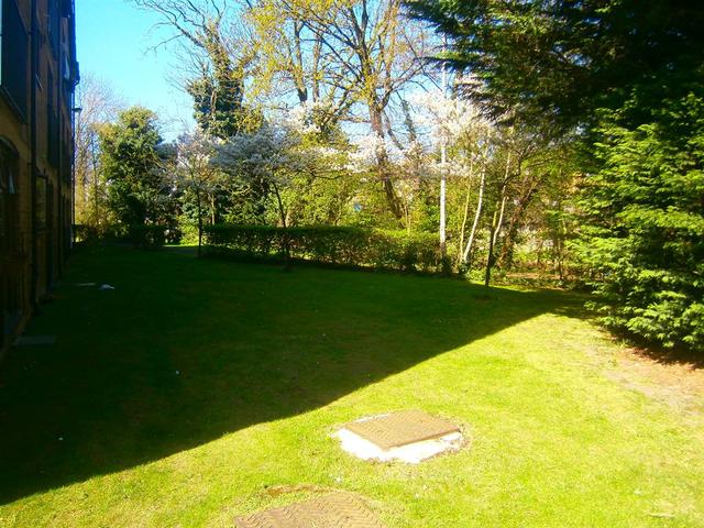  Image of 1 bedroom Flat for sale in Burket Close Southall UB2 at Southall Middlesex Norwood Green, UB2 5NT
